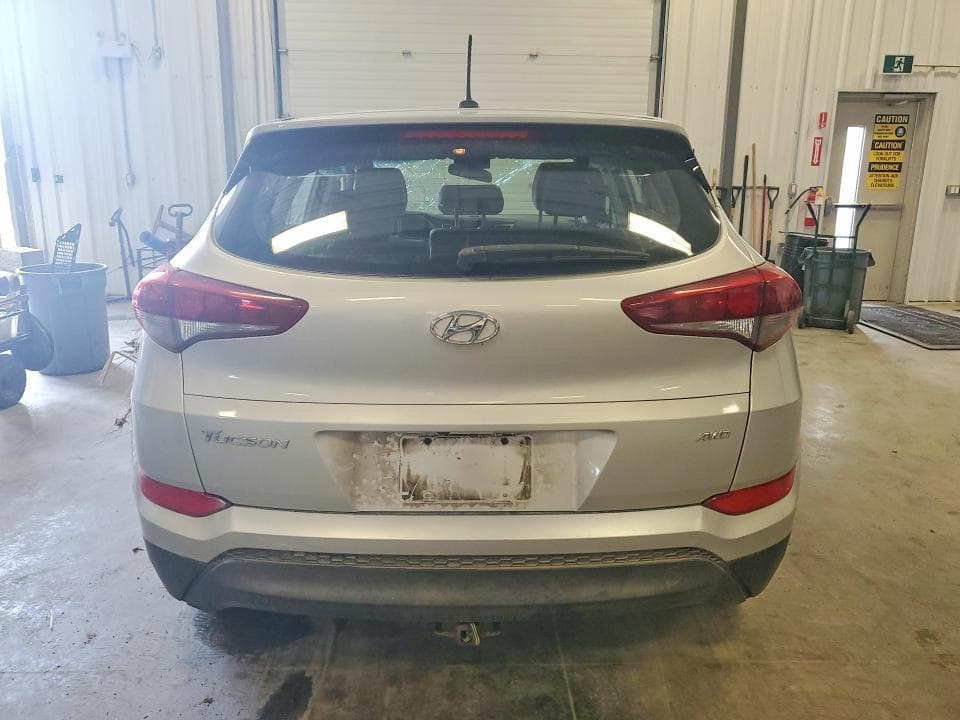 2017 HYUNDAI TUCSON SE 6