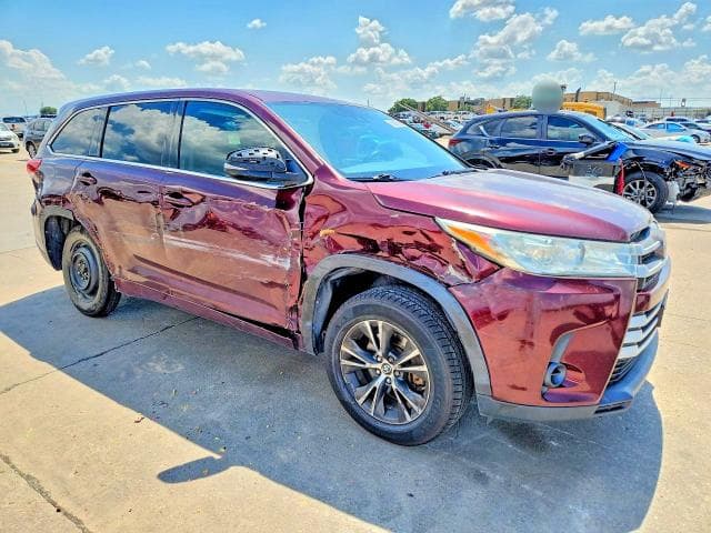 2018 TOYOTA HIGHLANDER LE 4