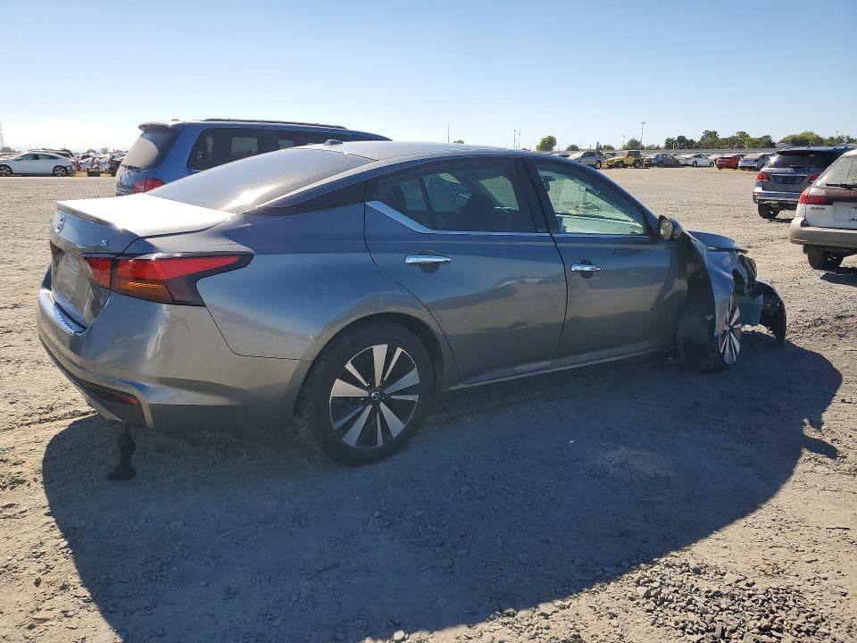 2020 NISSAN ALTIMA SV 3