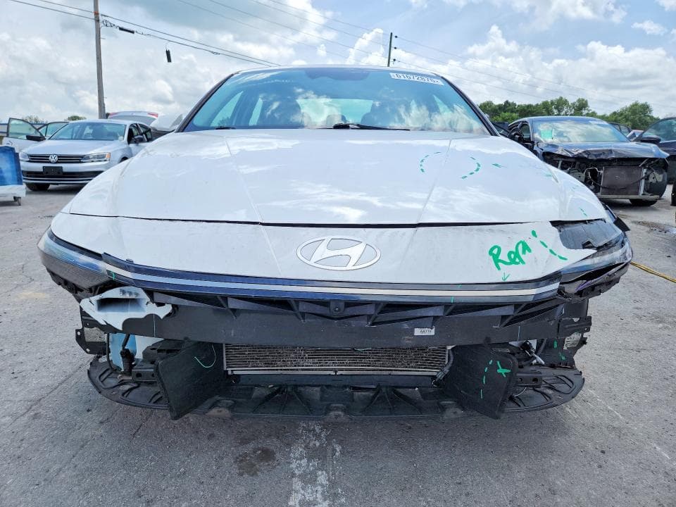 2024 HYUNDAI ELANTRA LIMITED 5
