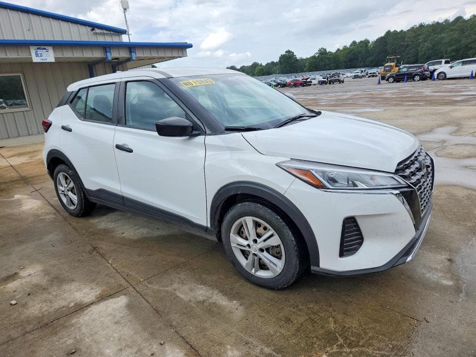 2024 NISSAN KICKS S 4