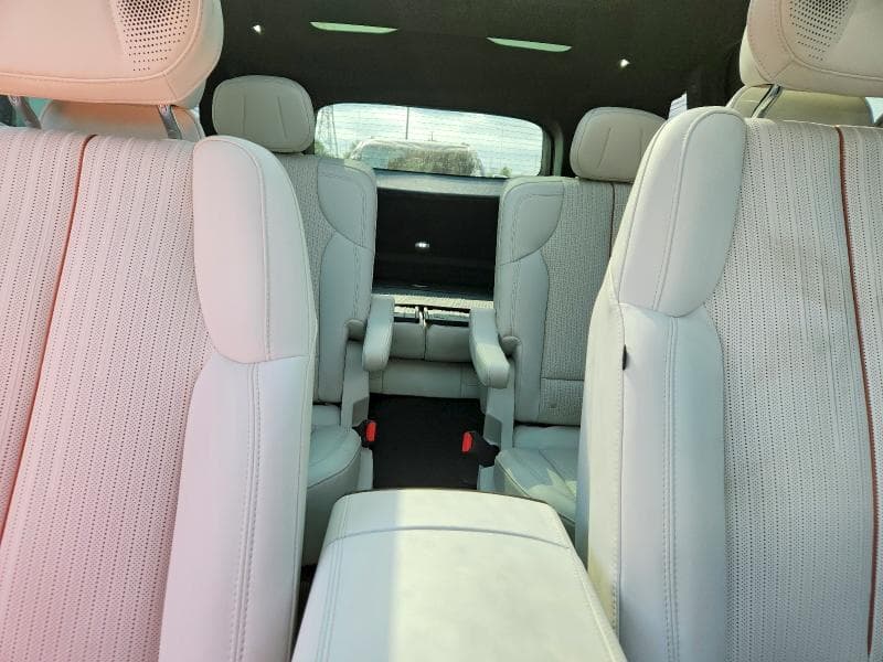 2026 CADILLAC VISTIQ SPORT 10