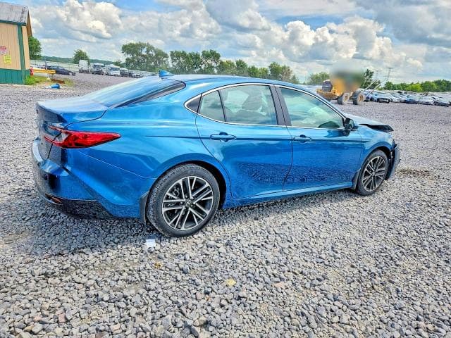 2026 TOYOTA CAMRY XLE 3