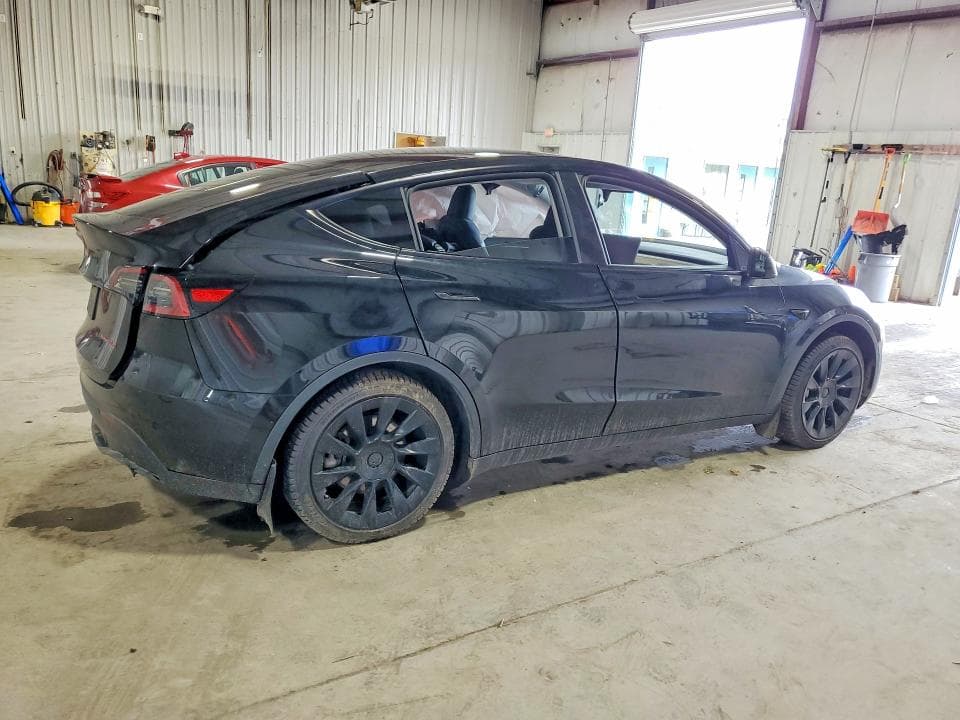 2023 TESLA MODEL Y 3