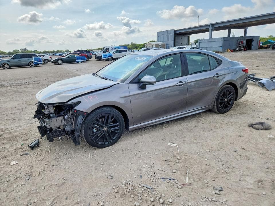 2025 TOYOTA CAMRY SE - 1