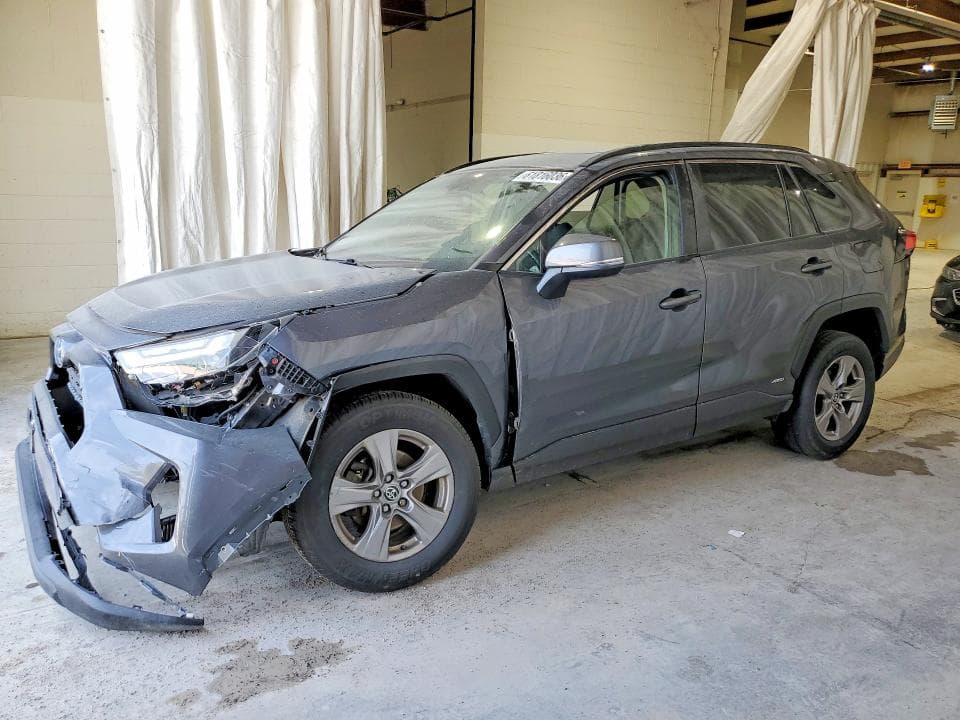 2022 TOYOTA RAV4 XLE - 1