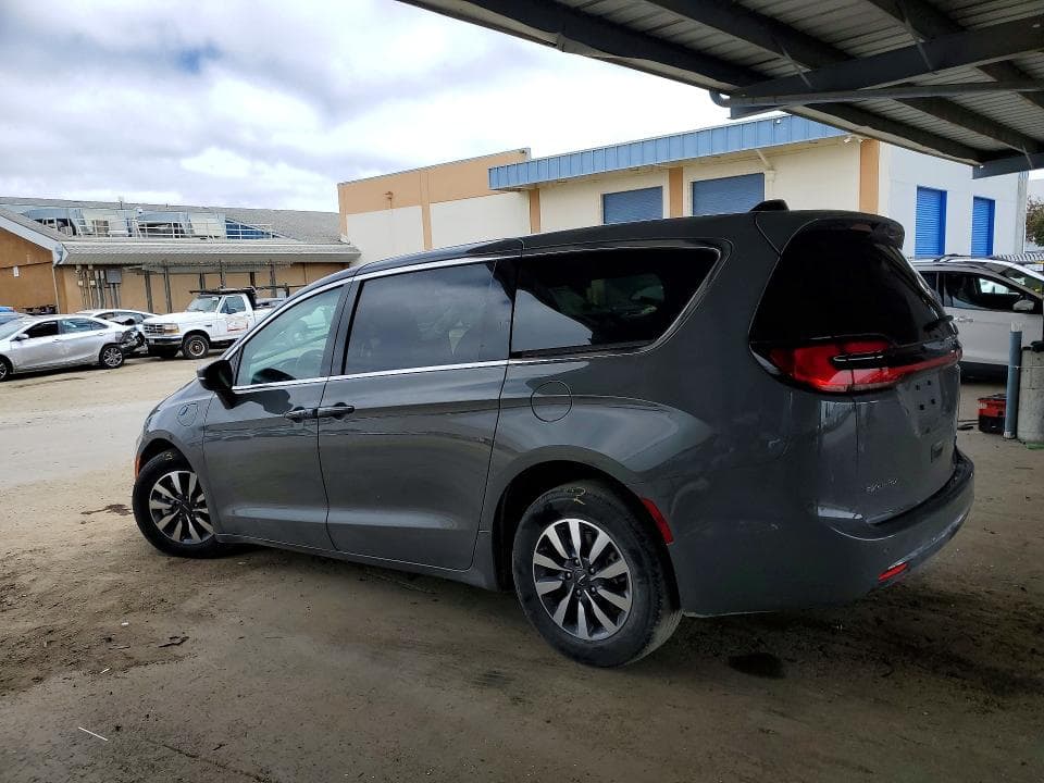 2023 CHRYSLER PACIFICA HYBRID TOURING L 2