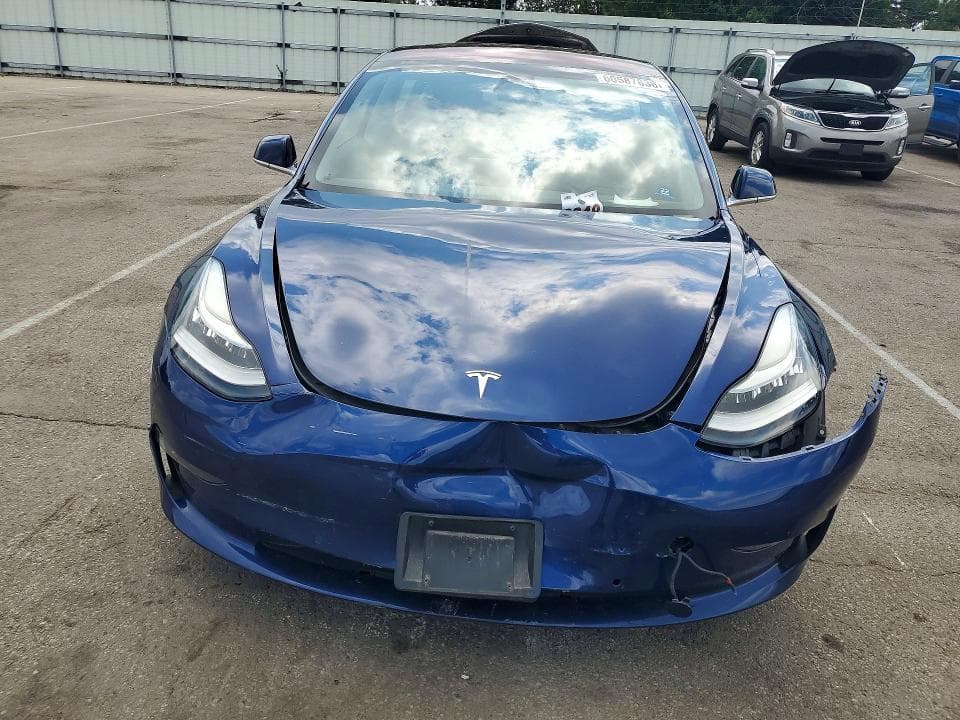 2018 TESLA MODEL 3 5