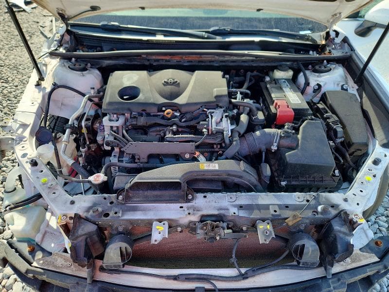2018 TOYOTA CAMRY SE 11