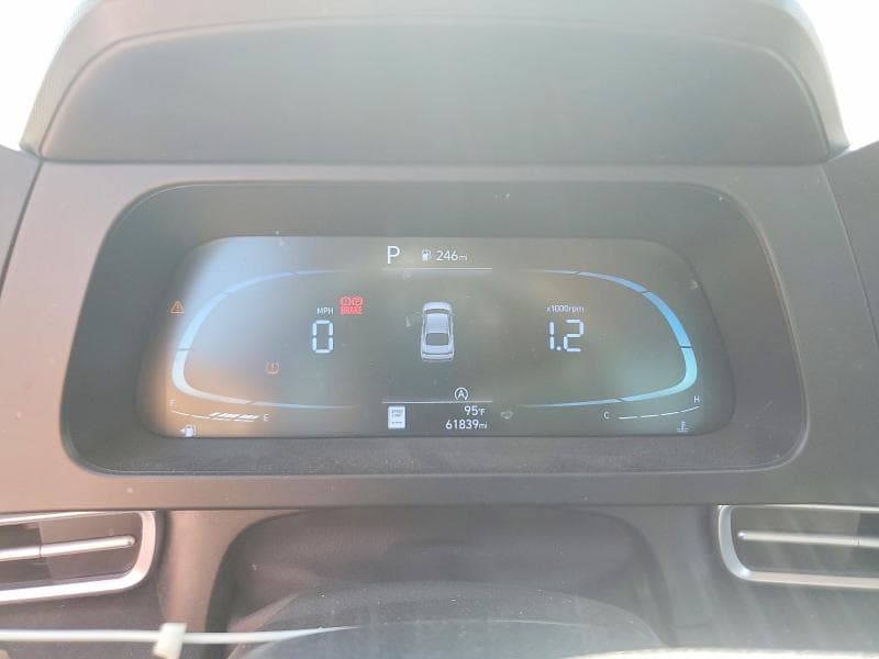 2024 HYUNDAI ELANTRA SE 9