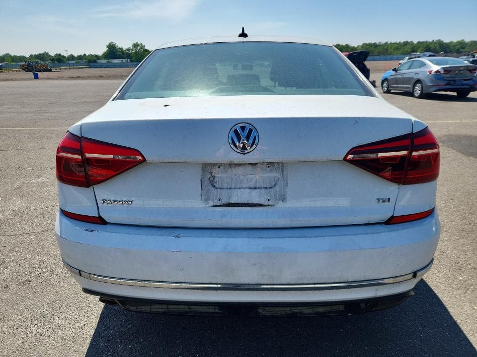 2018 VOLKSWAGEN PASSAT S 6