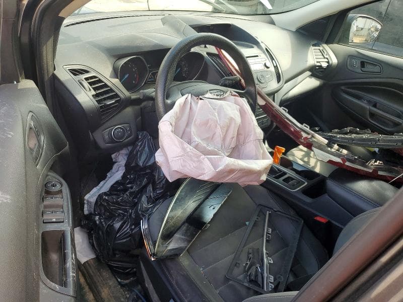 2017 FORD ESCAPE S 8