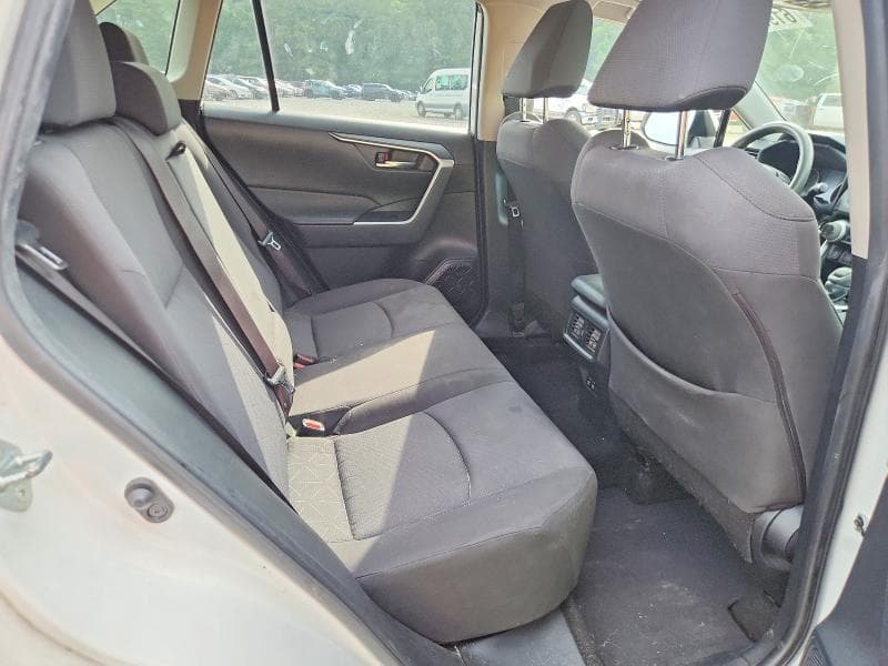 2019 TOYOTA RAV4 XLE 11