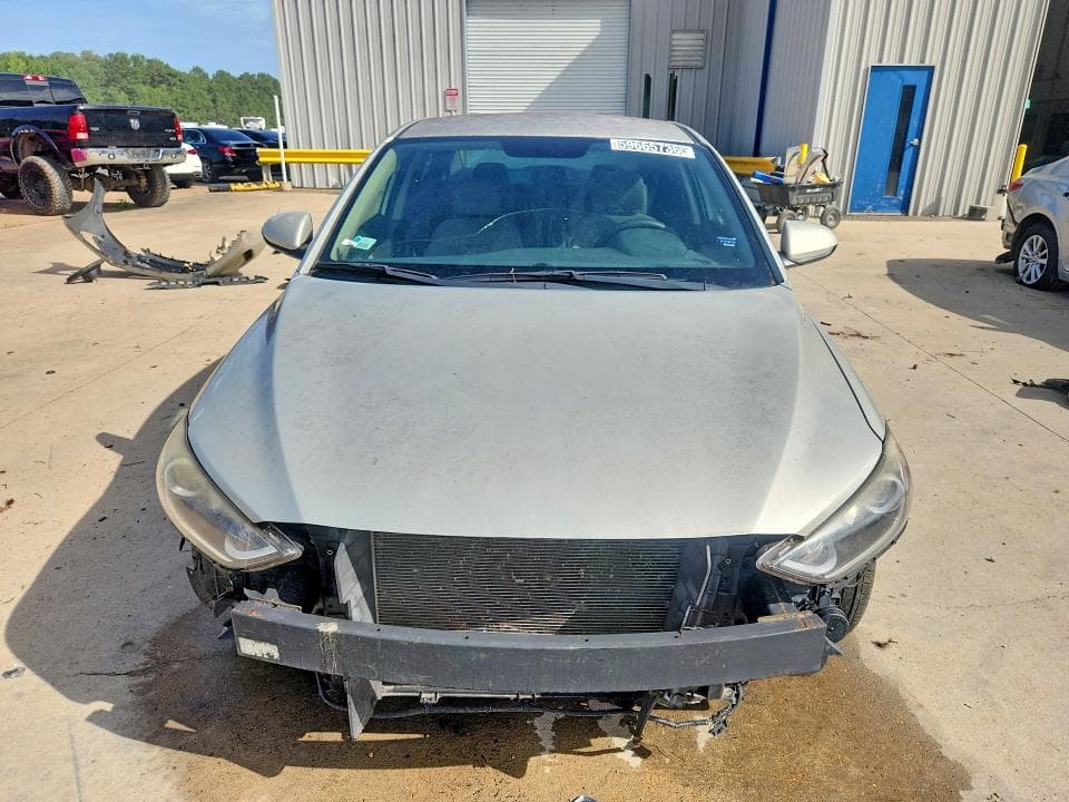 2017 HYUNDAI ELANTRA SE 5