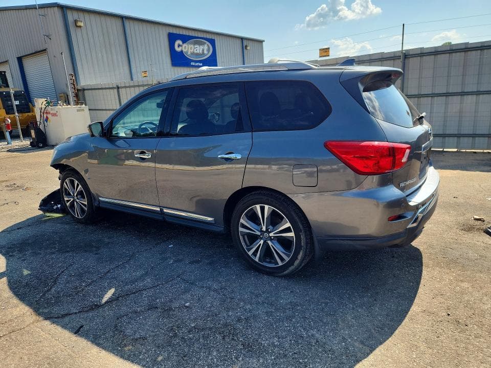 2019 NISSAN PATHFINDER PLATINUM 2