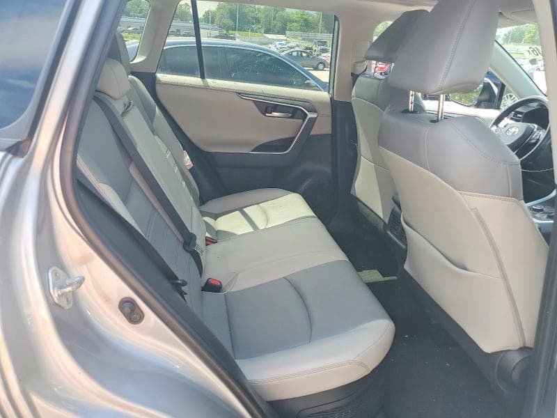 2019 TOYOTA RAV4 LIMITED 10