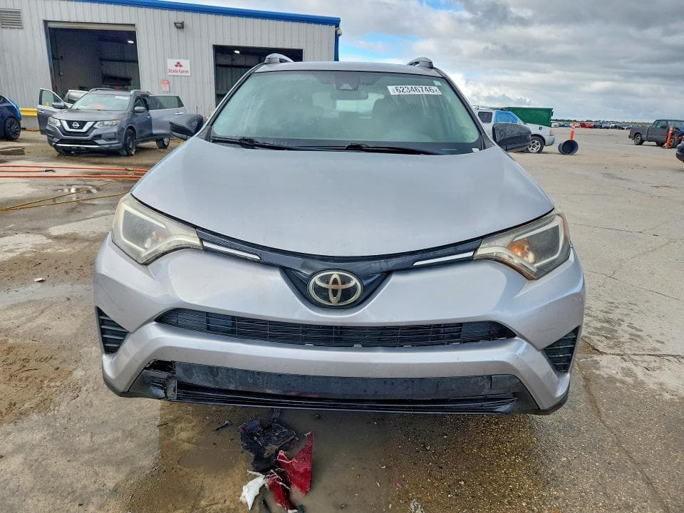 2017 TOYOTA RAV4 LE 5