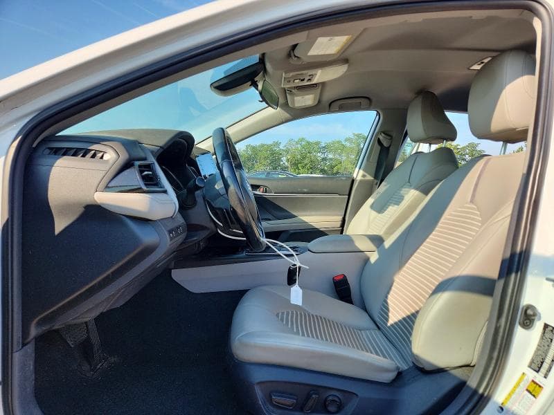 2022 TOYOTA CAMRY HYBRID SE 7