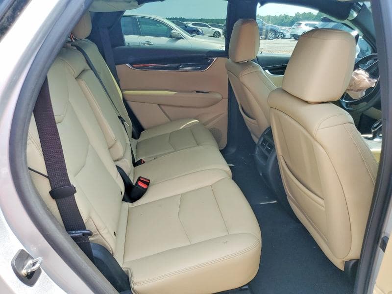 2017 CADILLAC XT5 11
