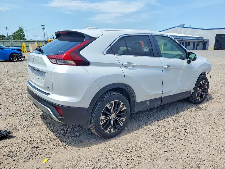 2022 MITSUBISHI ECLIPSE CROSS SE 3
