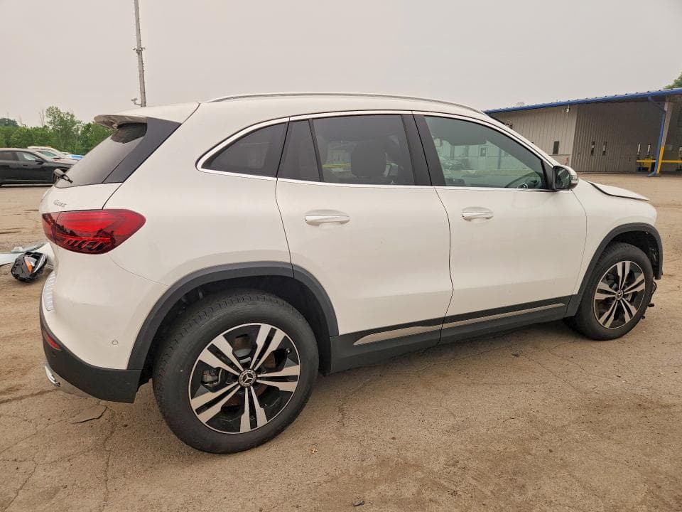 2026 MERCEDES-BENZ GLA 250 4MATIC 3