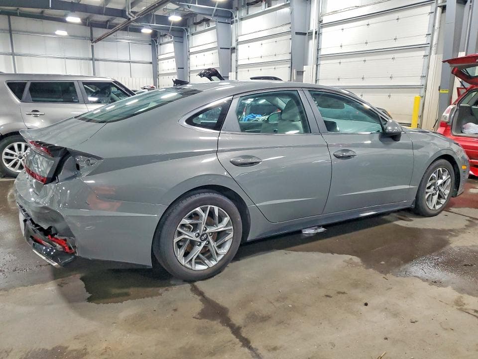 2023 HYUNDAI SONATA SEL 3
