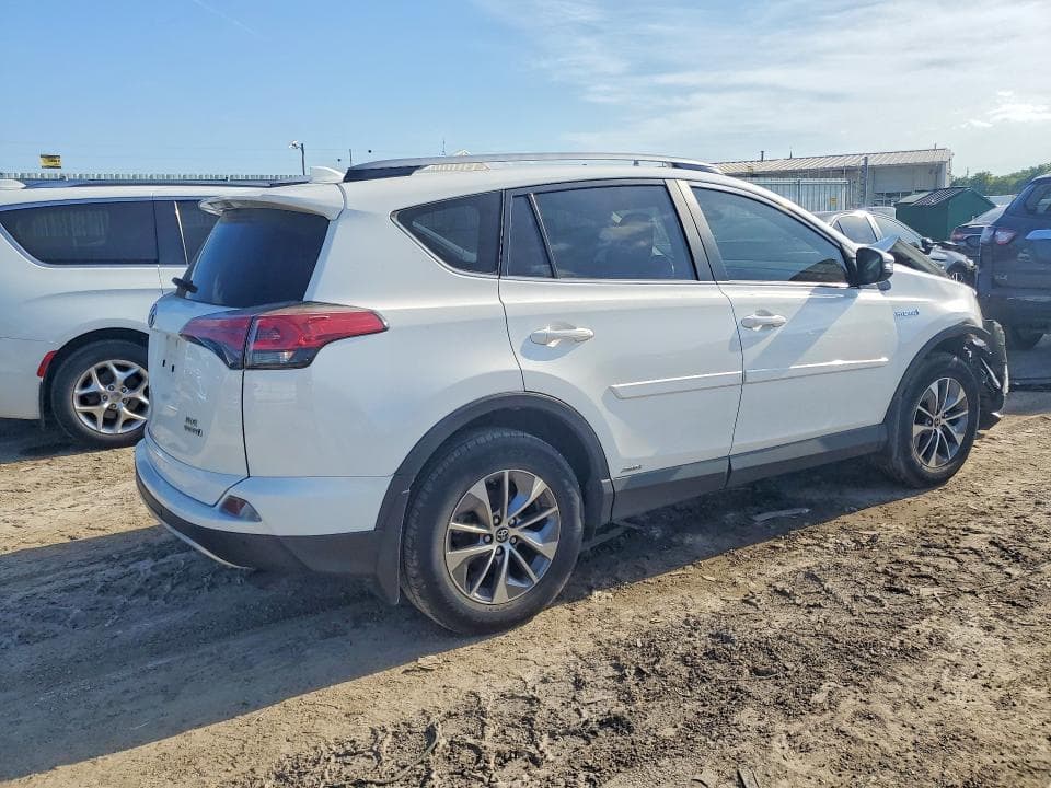2018 TOYOTA RAV4 HYBRID XLE 3