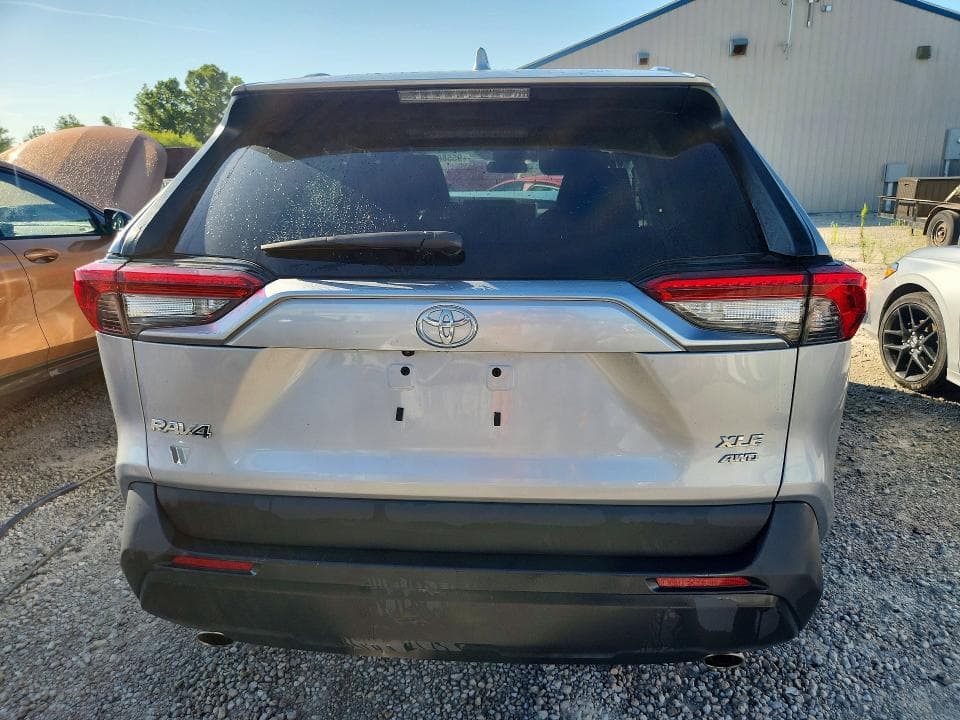 2025 TOYOTA RAV4 XLE 6