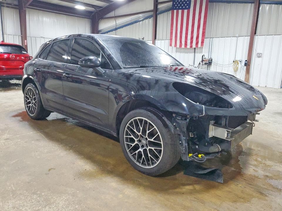 2018 PORSCHE MACAN 4