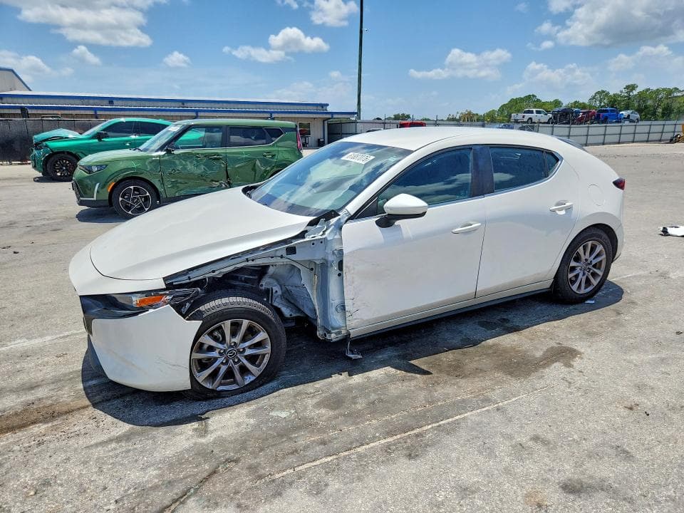 2022 MAZDA 3 - 1