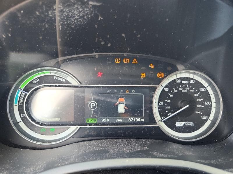 2017 KIA NIRO LX 9