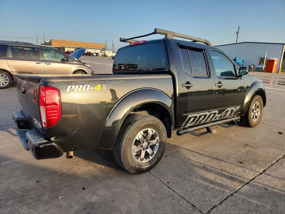 2021 NISSAN FRONTIER PRO-4X 3