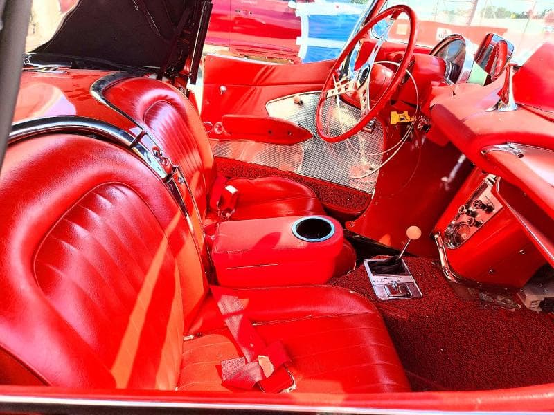 1960 CHEVROLET CORVETTE 10