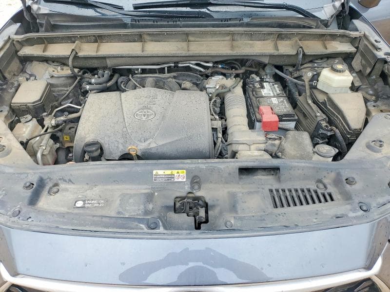 2021 TOYOTA HIGHLANDER XLE 12