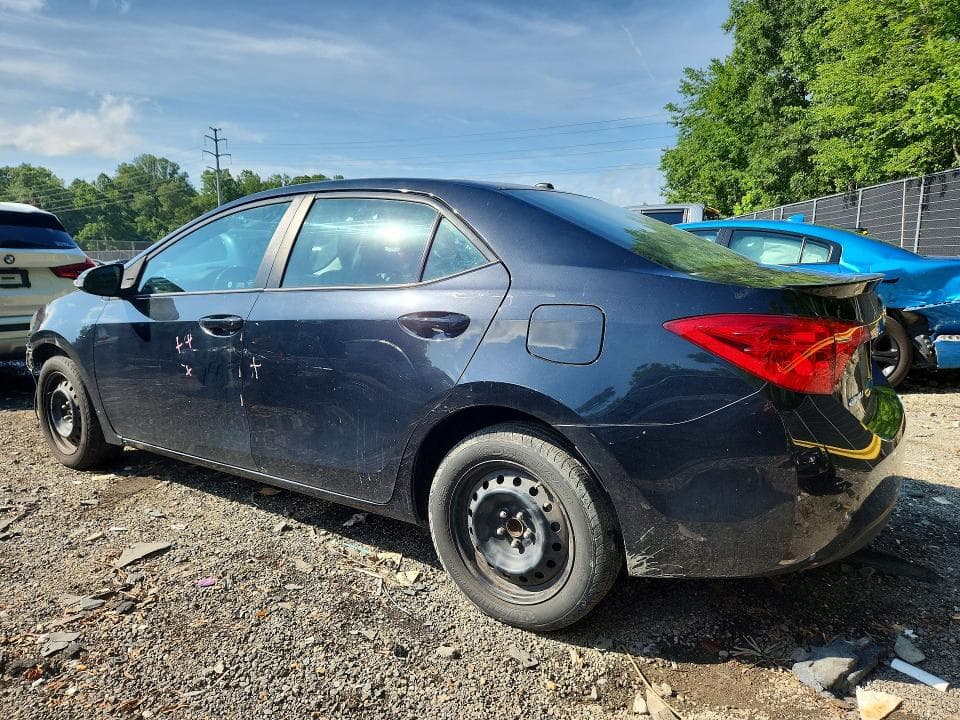 2017 TOYOTA COROLLA SE 2