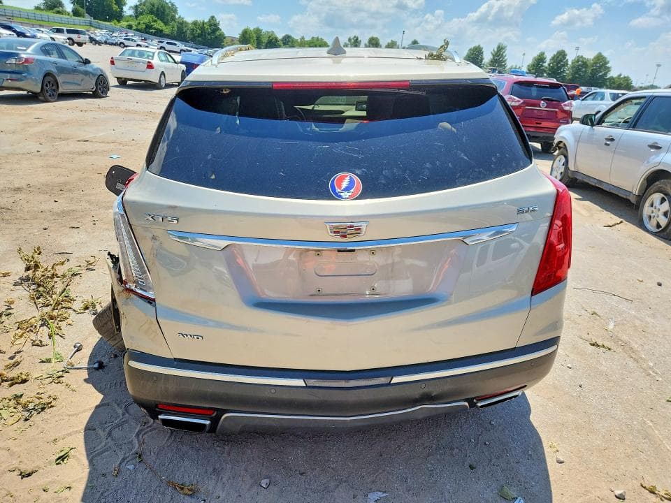2017 CADILLAC XT5 6