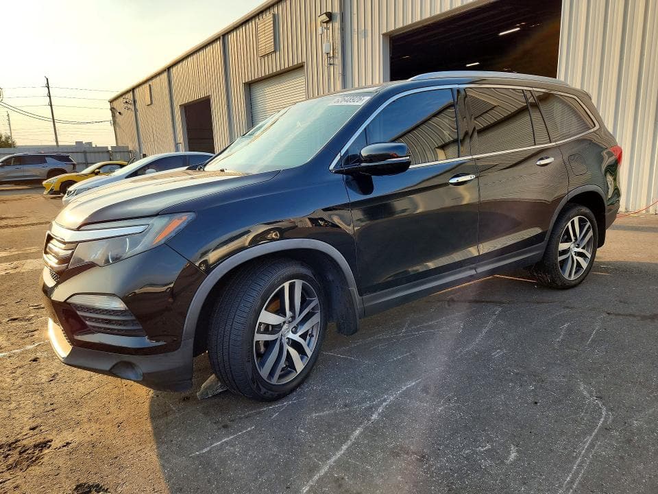2017 HONDA PILOT TOURING - 1