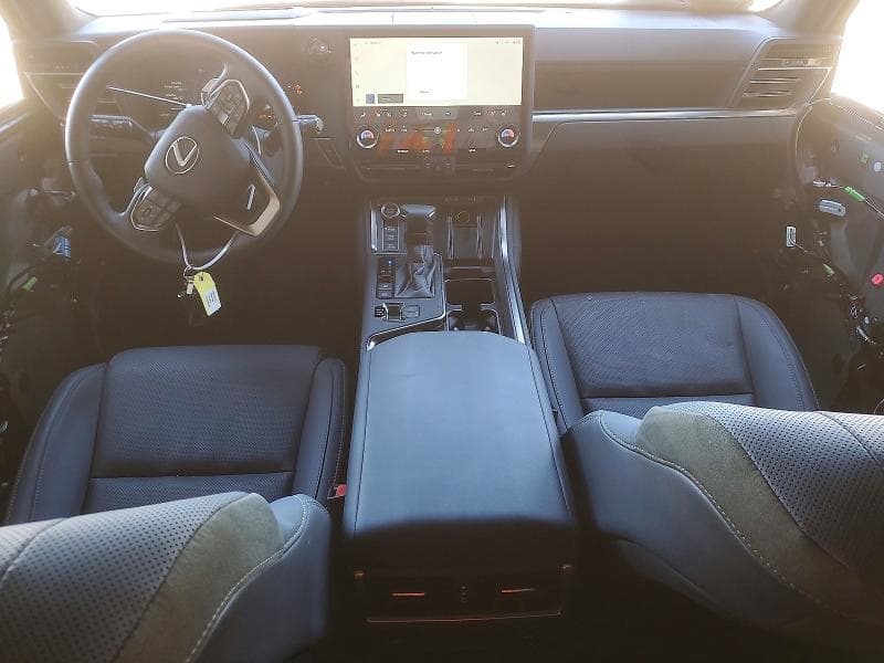 2026 LEXUS GX 550 OVERTRAIL+ 8