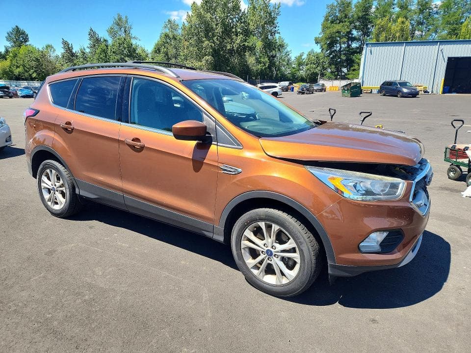 2017 FORD ESCAPE SE 4