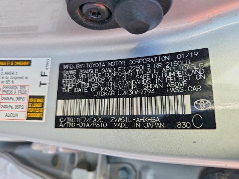 2019 TOYOTA PRIUS XLE 12