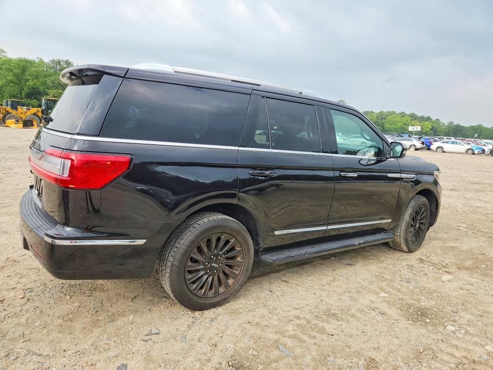 2019 LINCOLN NAVIGATOR 3