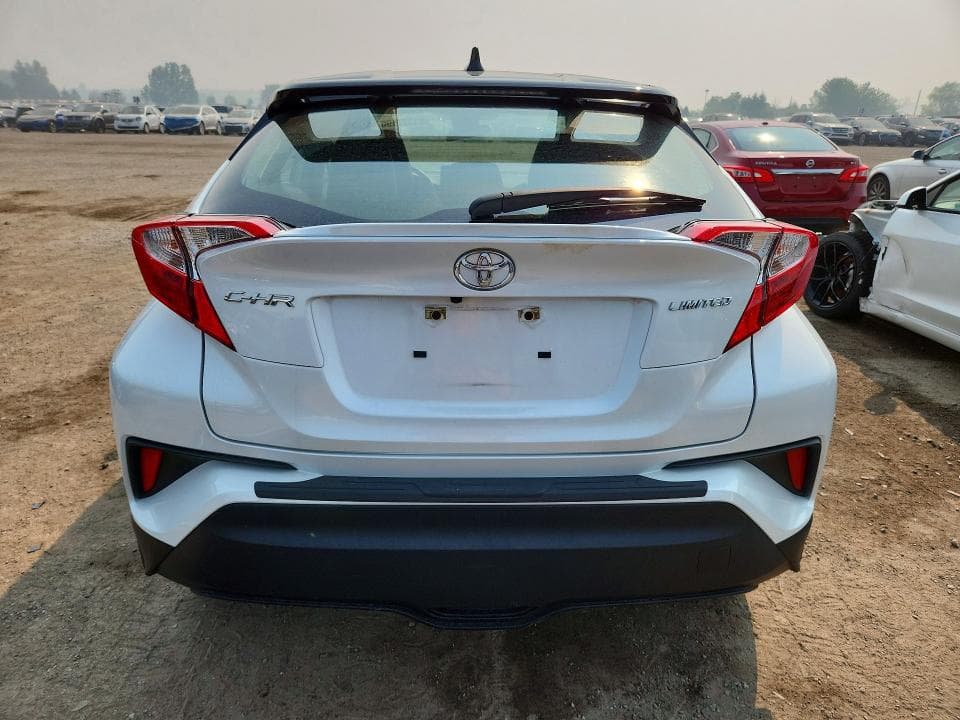 2022 TOYOTA C-HR XLE 6