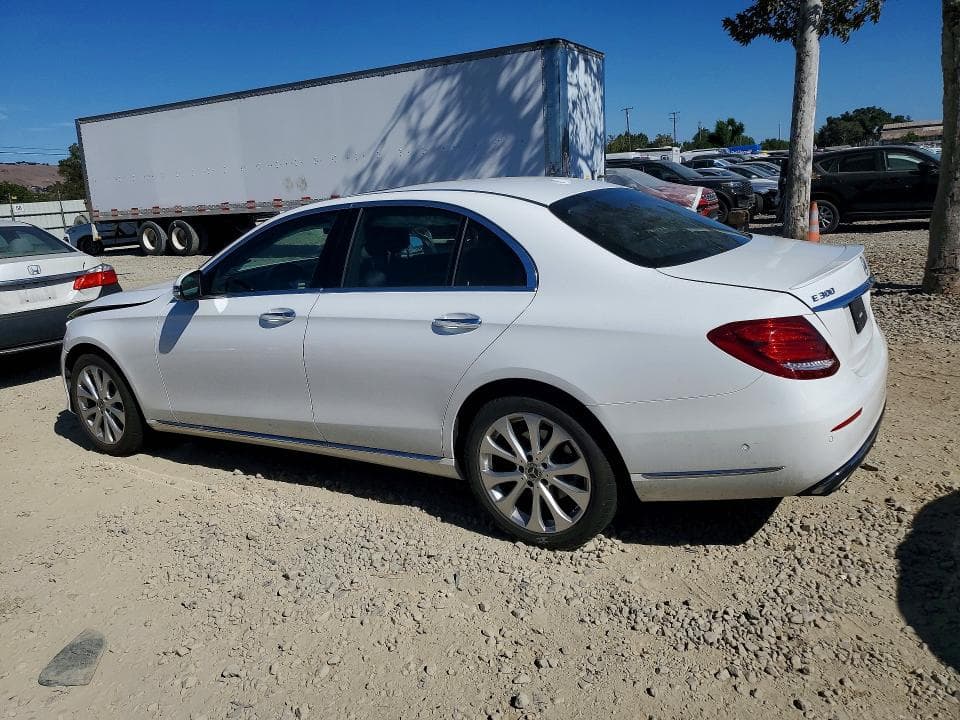 2018 MERCEDES-BENZ E 300 2