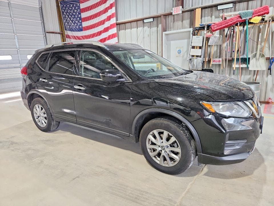2017 NISSAN ROGUE SV 4