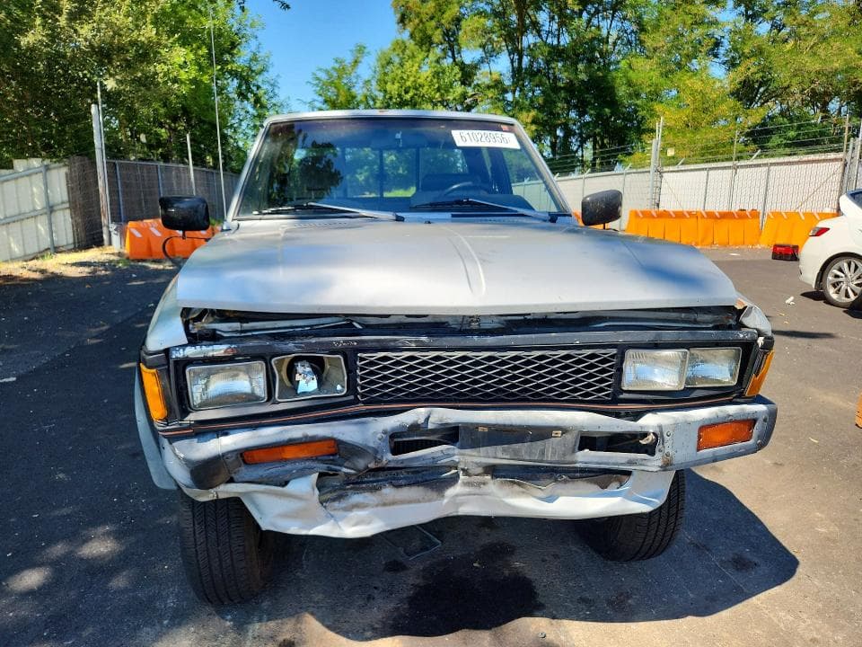 1984 DATSUN 720 KING CAB 4X4 5
