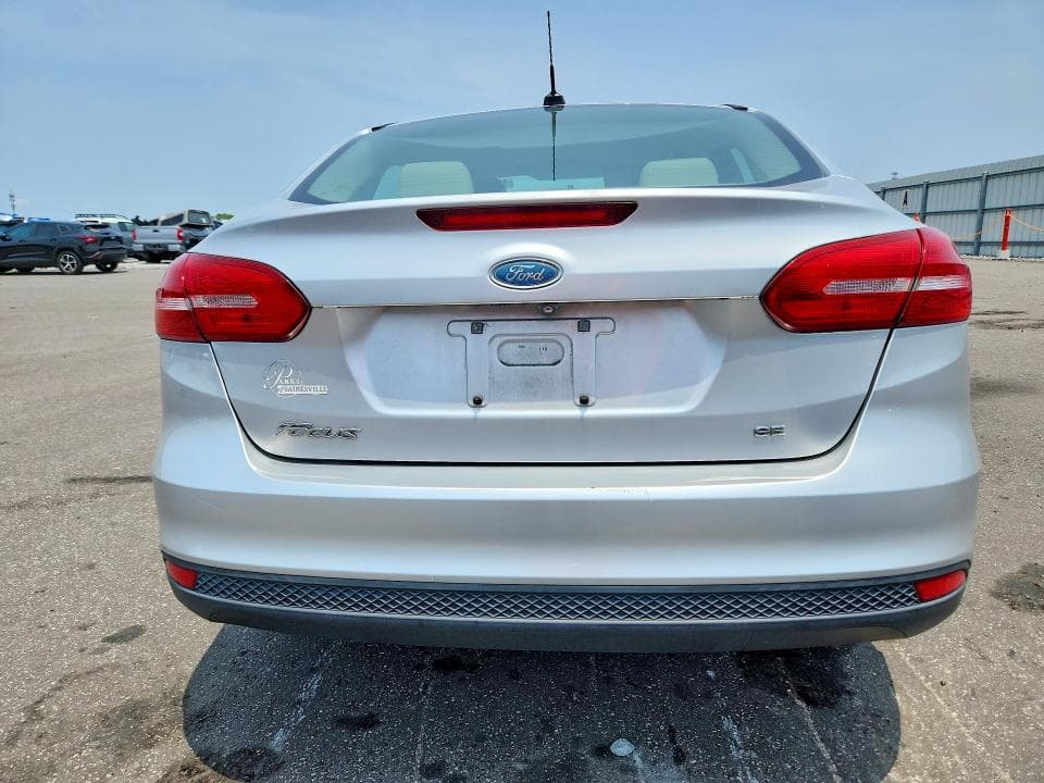 2017 FORD FOCUS SE 6