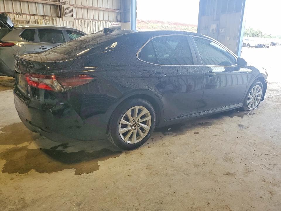 2022 TOYOTA CAMRY LE 3