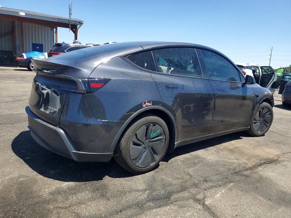 2026 TESLA MODEL Y 3