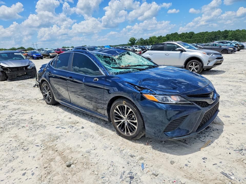 2019 TOYOTA CAMRY SE 4