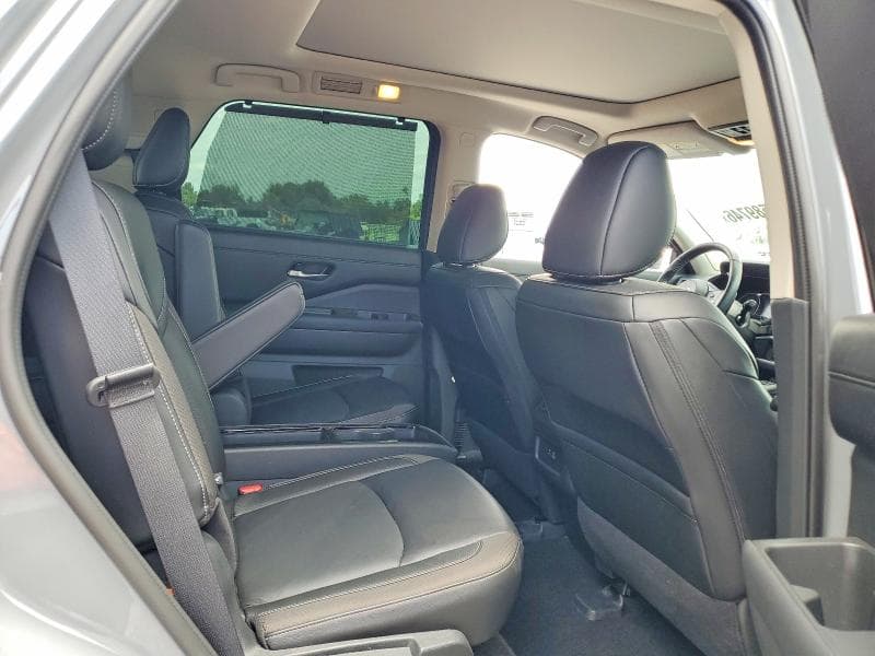 2024 NISSAN PATHFINDER SL 11